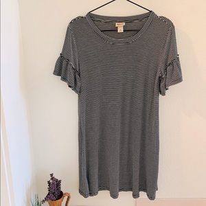 Mossimo ruffle sleeve t-shirt dress